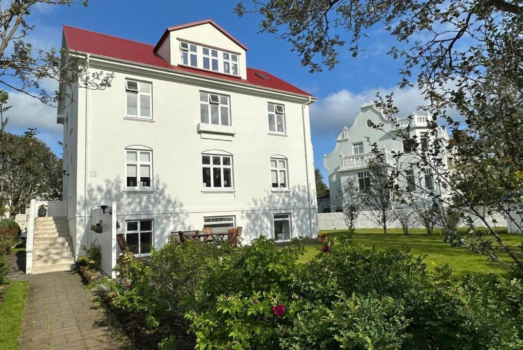 Beautiful 2 Bedroom Apartment Downtown Reykjavík Exterior foto